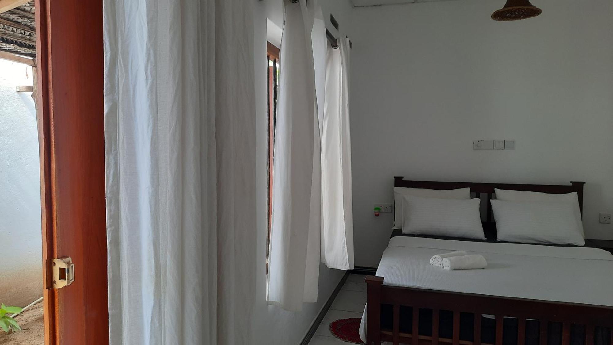 La-Vira Beach Villa Hikkaduwa Zimmer foto